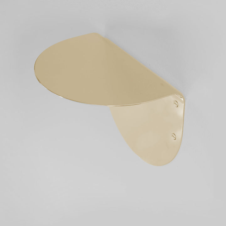 A CSSN BENDE Shelf Ledge with a curved light fixture.