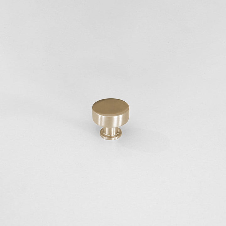 A CBH Charlie Chunky Knob on a white background.