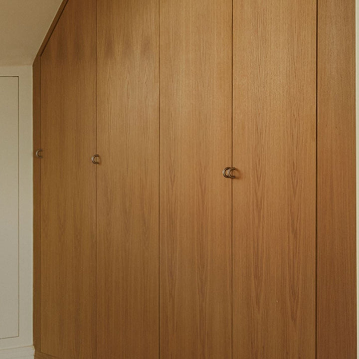 Knud Curved Cabinet Pull