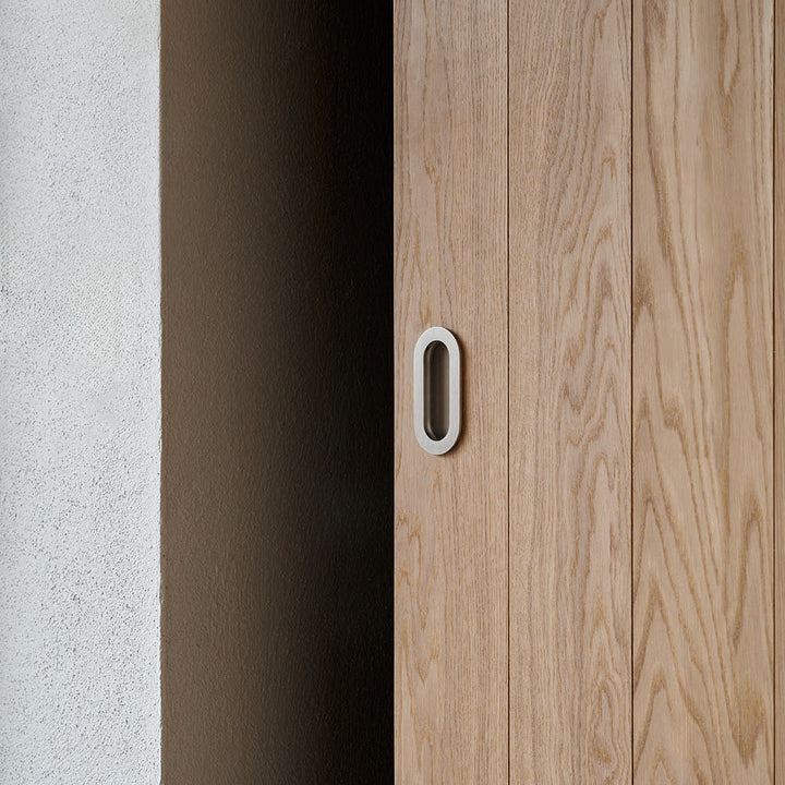 Knud Oval Flush Pull