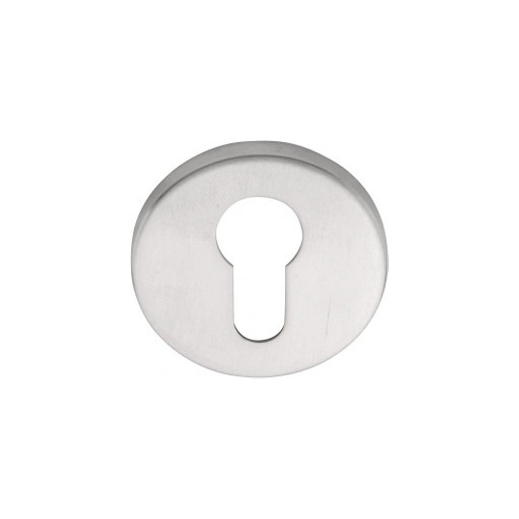 A round metal Formani door knob with a keyhole, such as the BASICS LBY50 Cylinder Escutcheon.