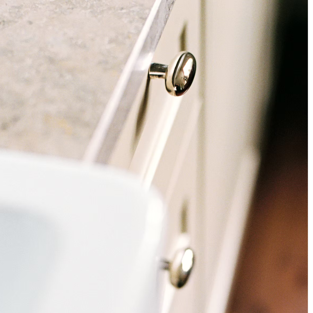 Blunt Knob