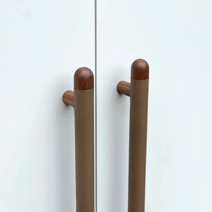 Chapman Wood Appliance Pull With Leather