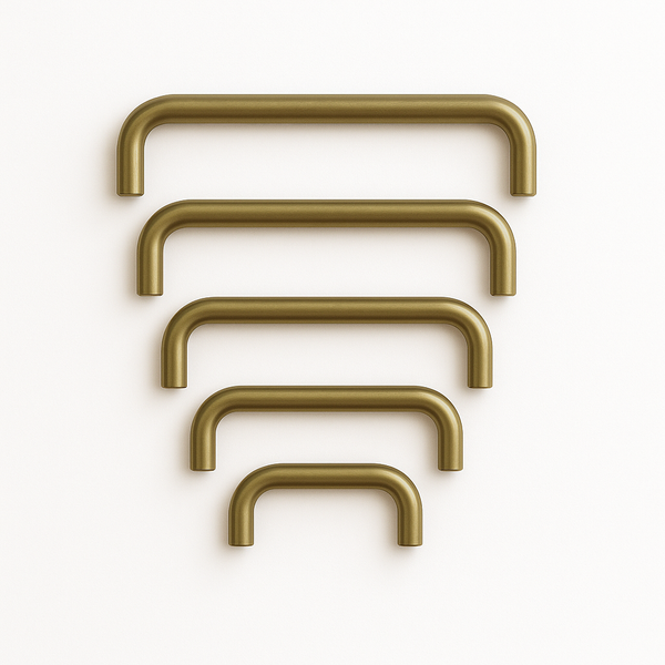 Charlie Bar Pull — Antique Brass / 3 1/2"