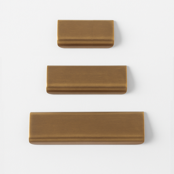 Charlie Straight Edge Tab — Antique Bronze / 6