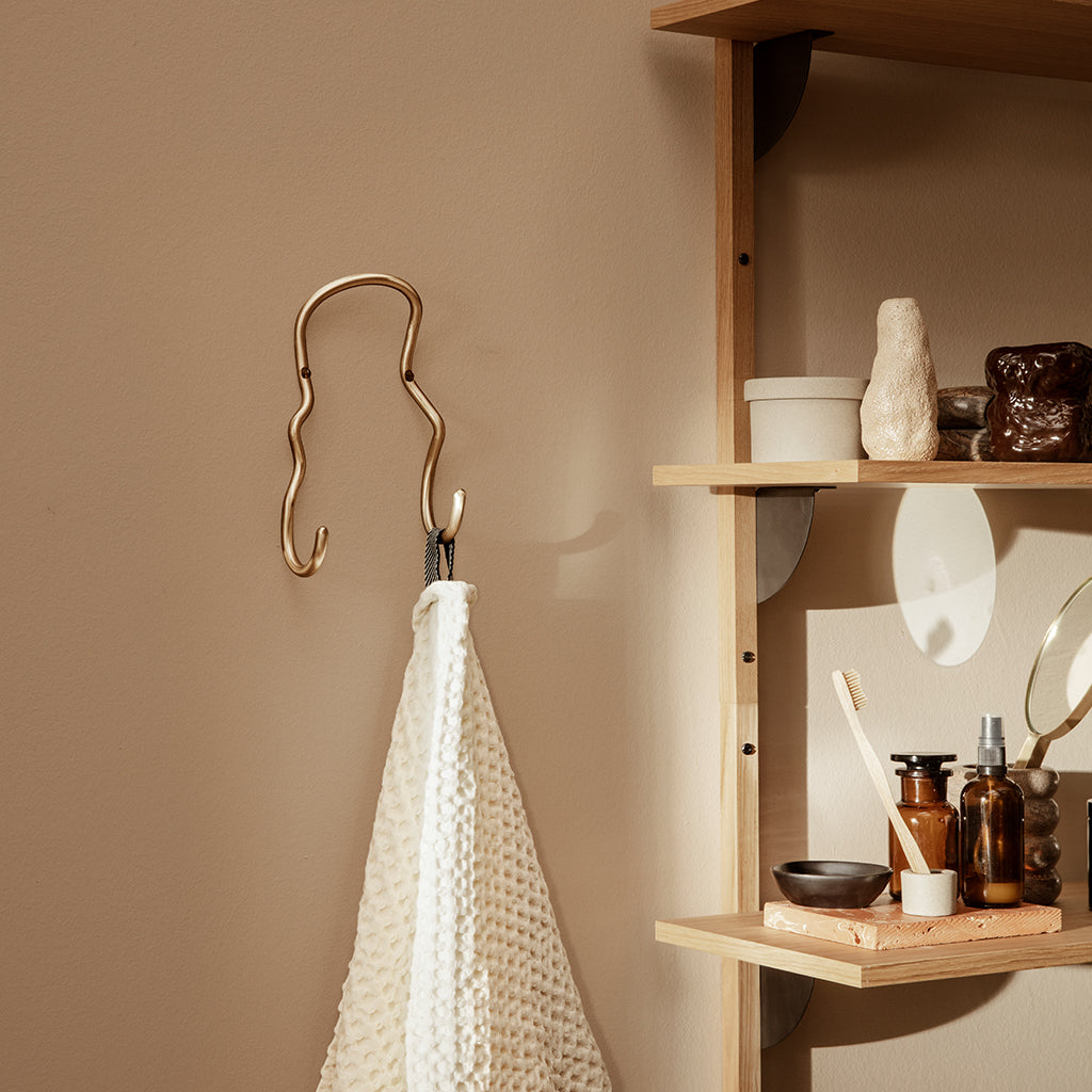 double curvature hook by ferm