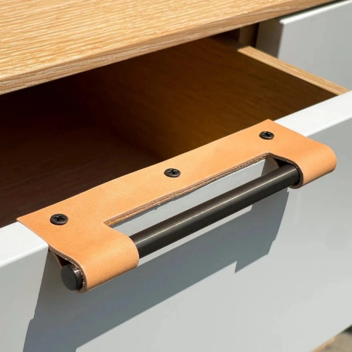 EP03 Leather Edge Pull