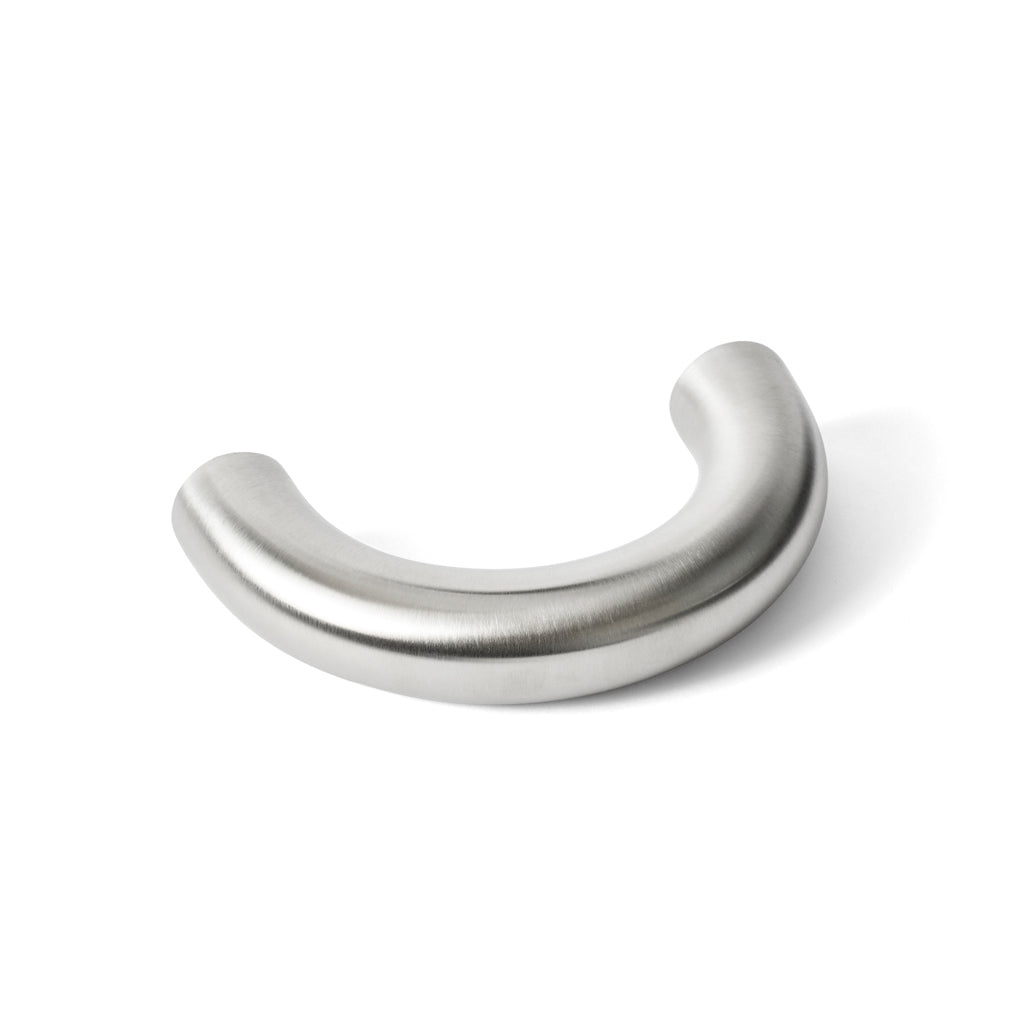 FAT Satin Stainless Steel Pull Handle Medium, flat lay on white background. Designed by Tom Dixon for d line.