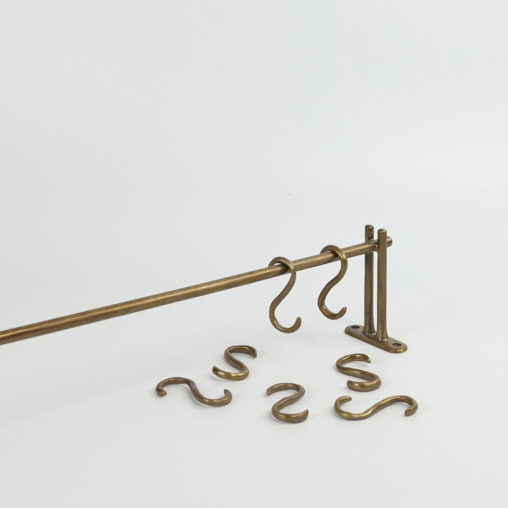 Hanging rail in bronze