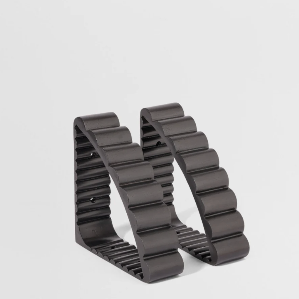 Forme No. 32 Shelf Bracket — Mi & Gei, view 3