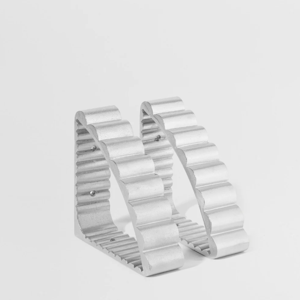 Forme No. 32 Shelf Bracket — Mi & Gei, view 4