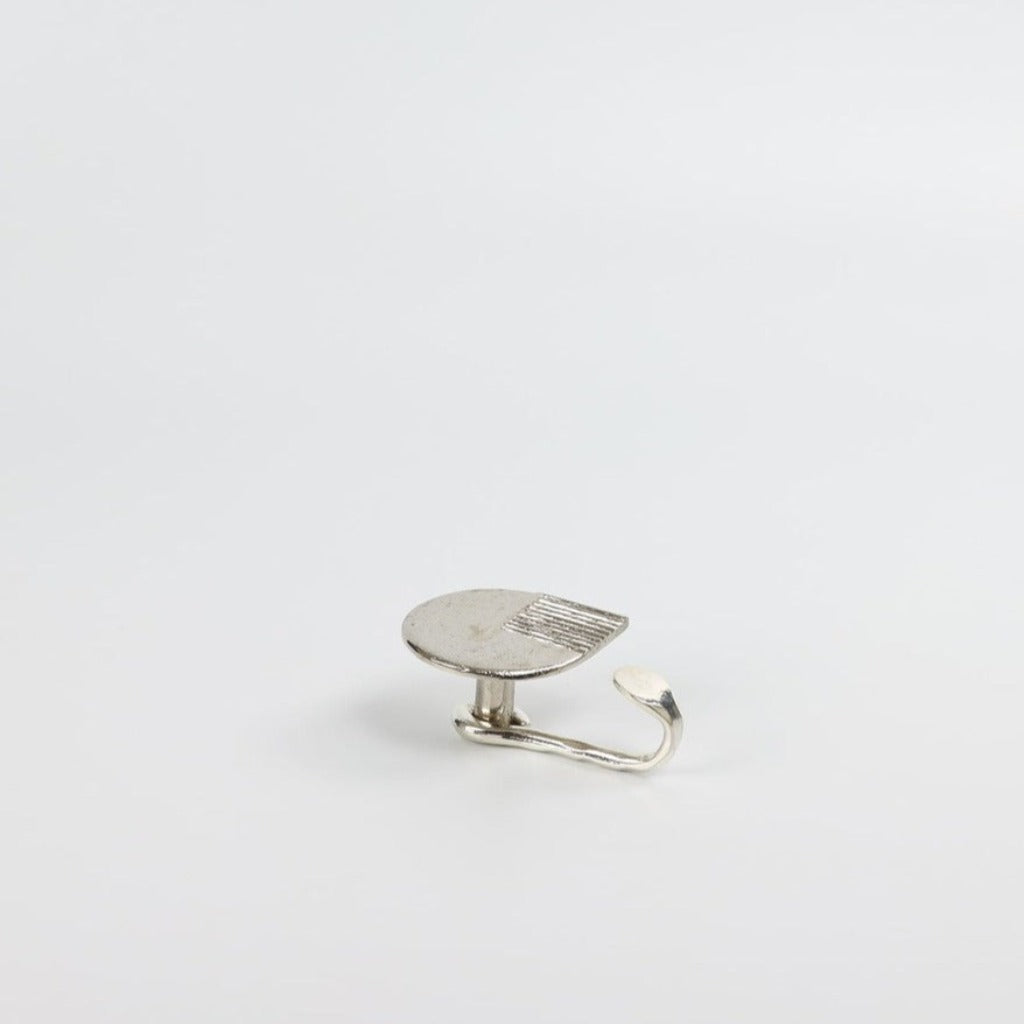 polished nickel finish with hook