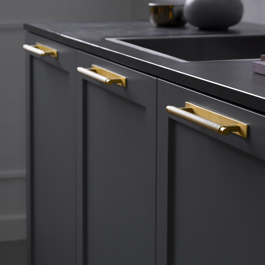 Furnipart Manor Back Cabinet Handle