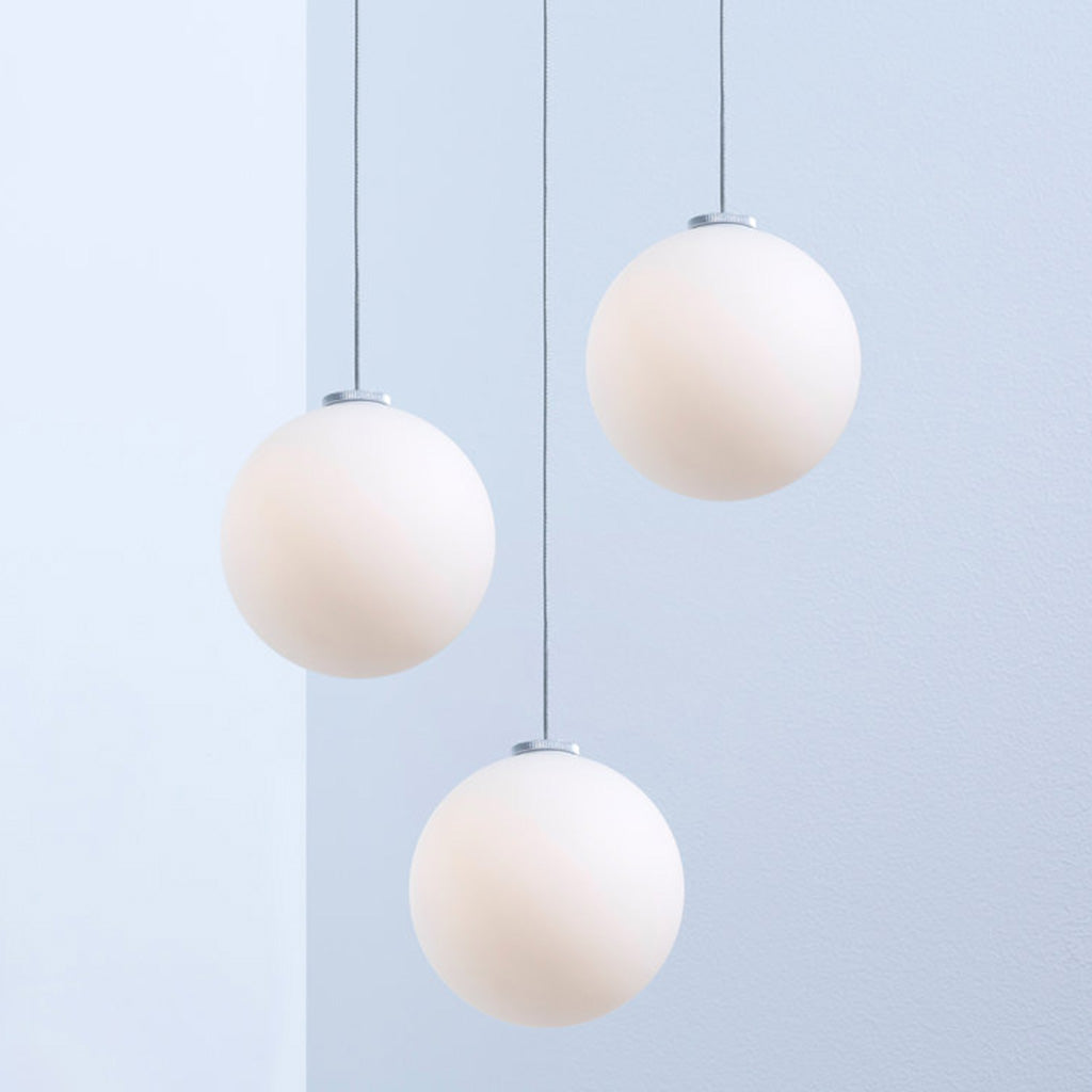 Simple and classic spherical pendant cluster