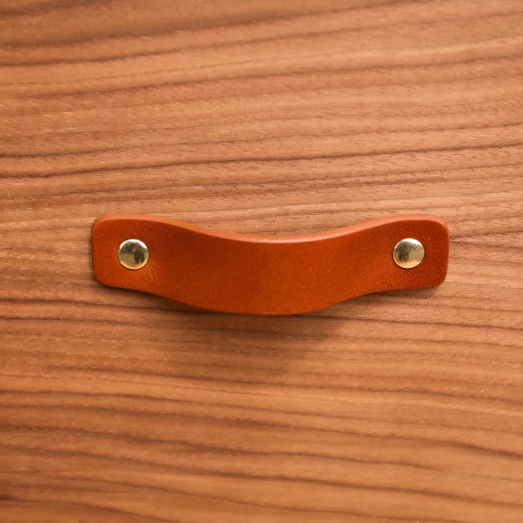 SP02 Leather Strap Pull