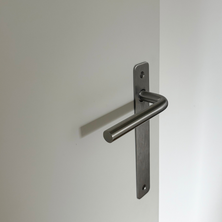 Knud L Door Lever