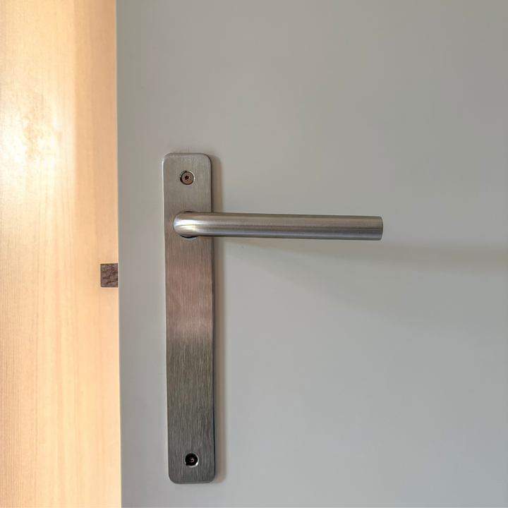 Knud L Door Lever