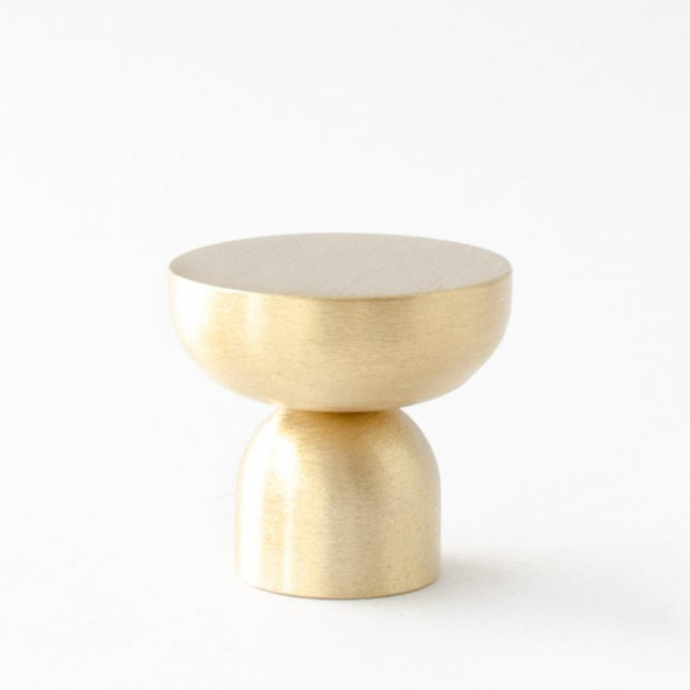 Round knob / hook in brushed brass