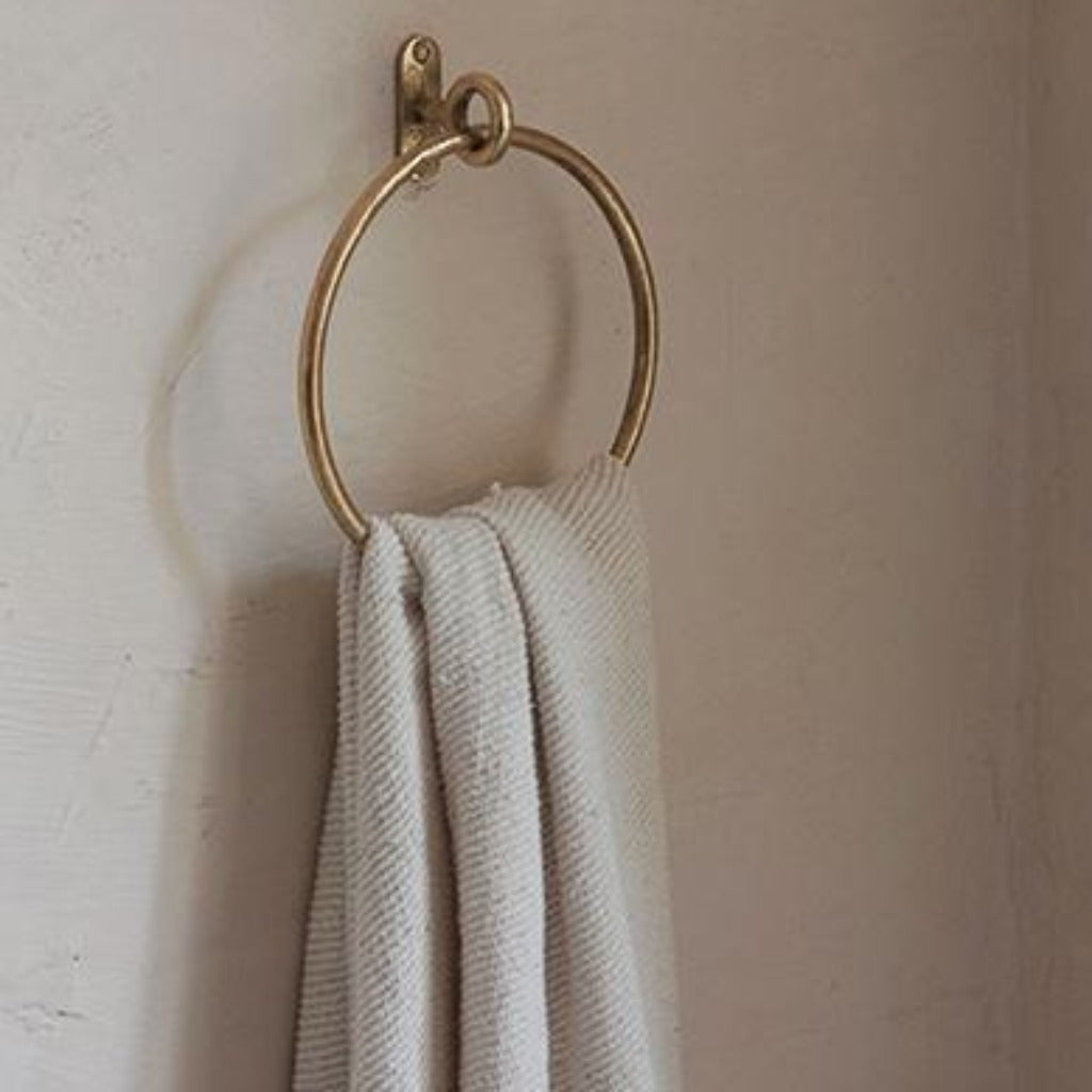 Libre Forme No. 13 Towel Ring