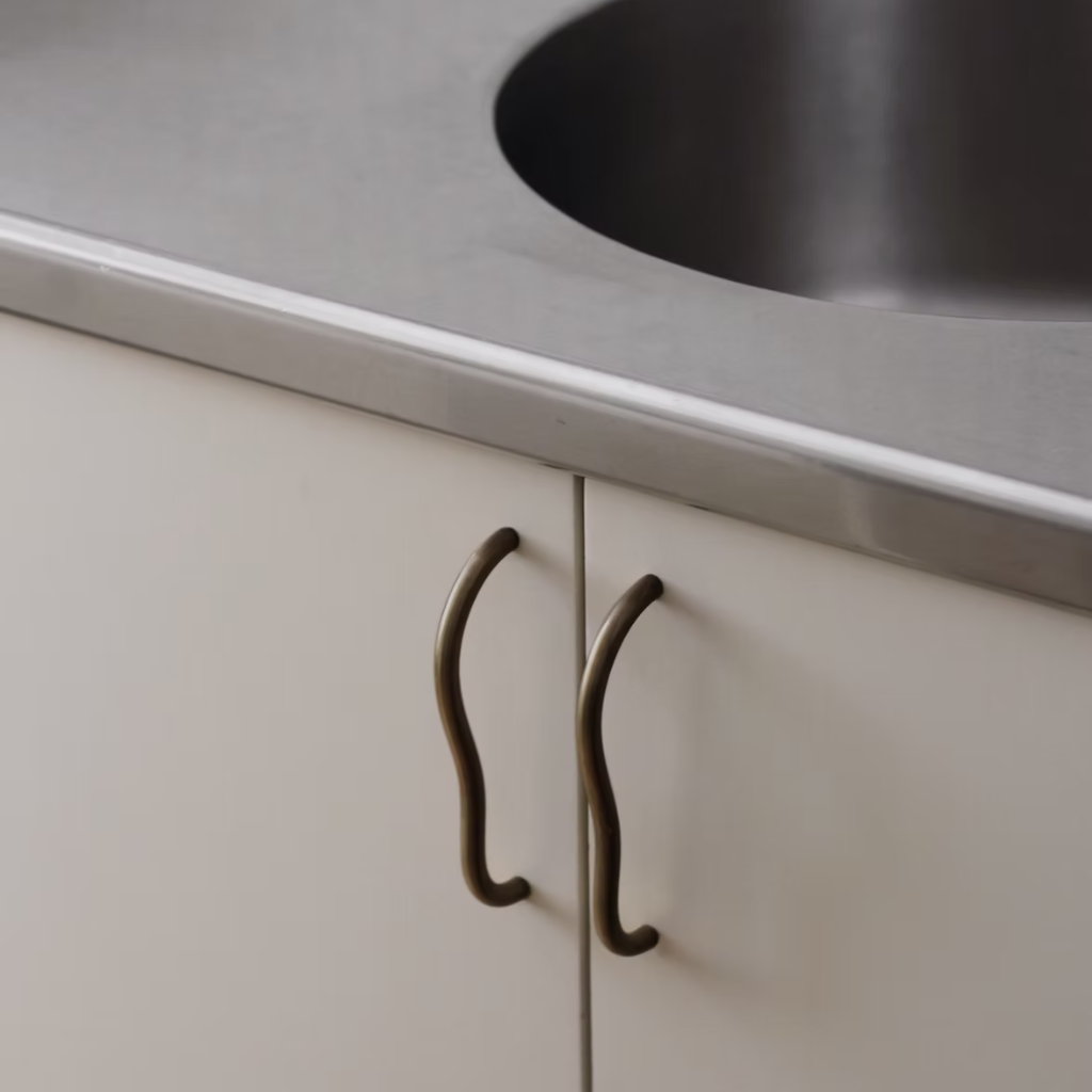 Limber Cabinet Pull