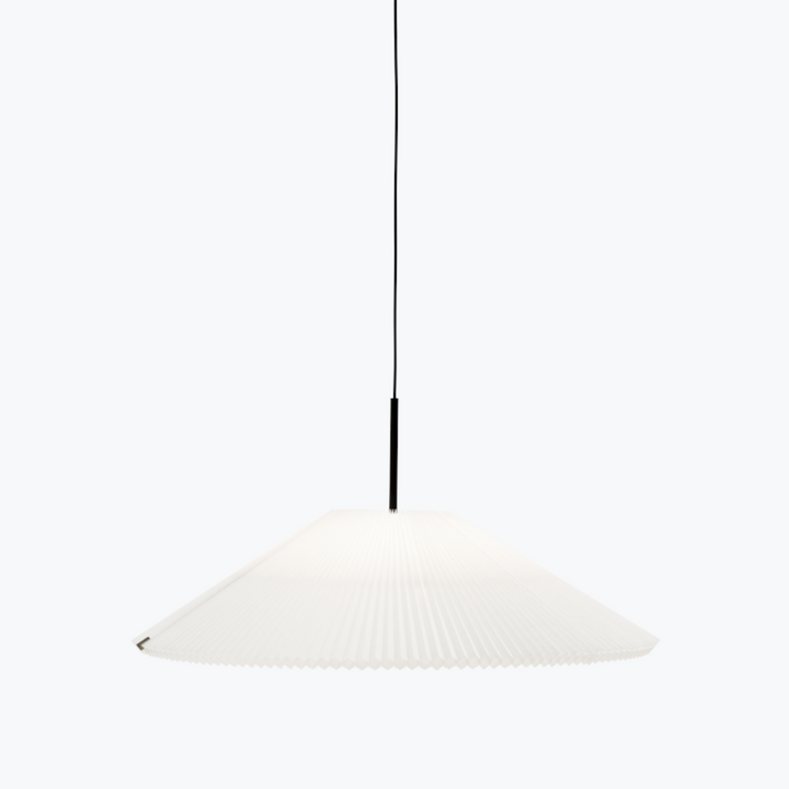 Small pendant lamp hung from ceiling