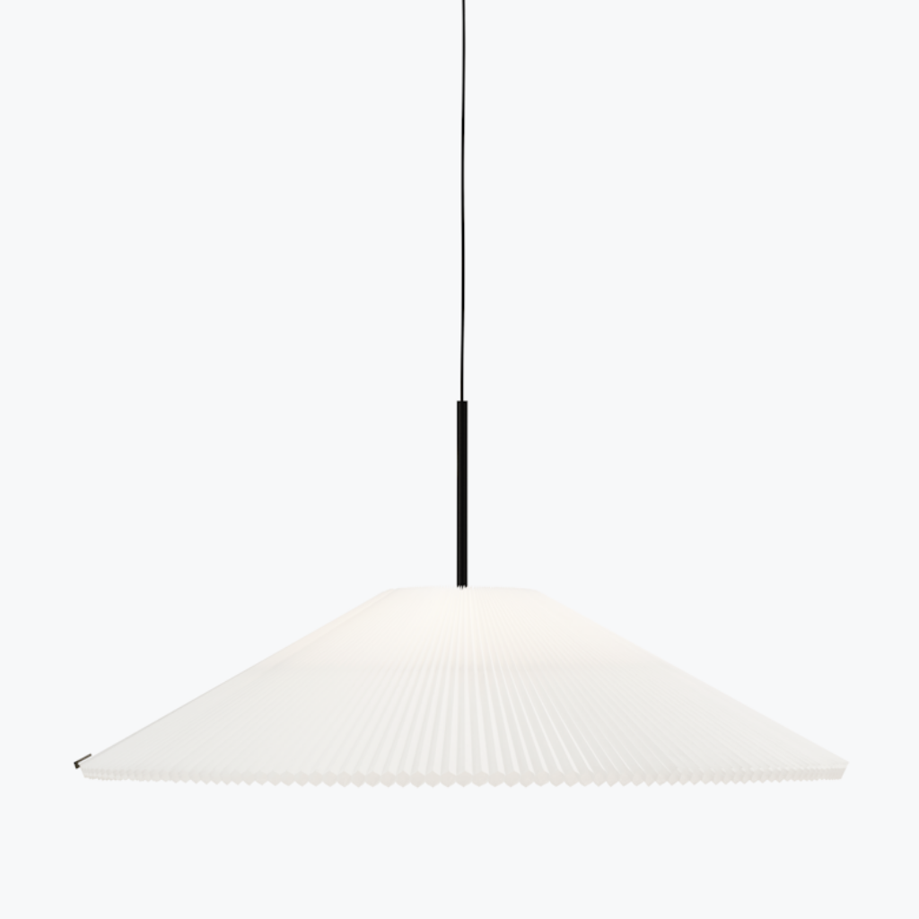 Small pendant lamp hung from ceiling