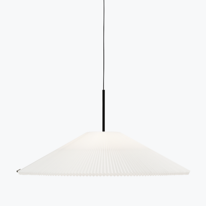 Small pendant lamp hung from ceiling