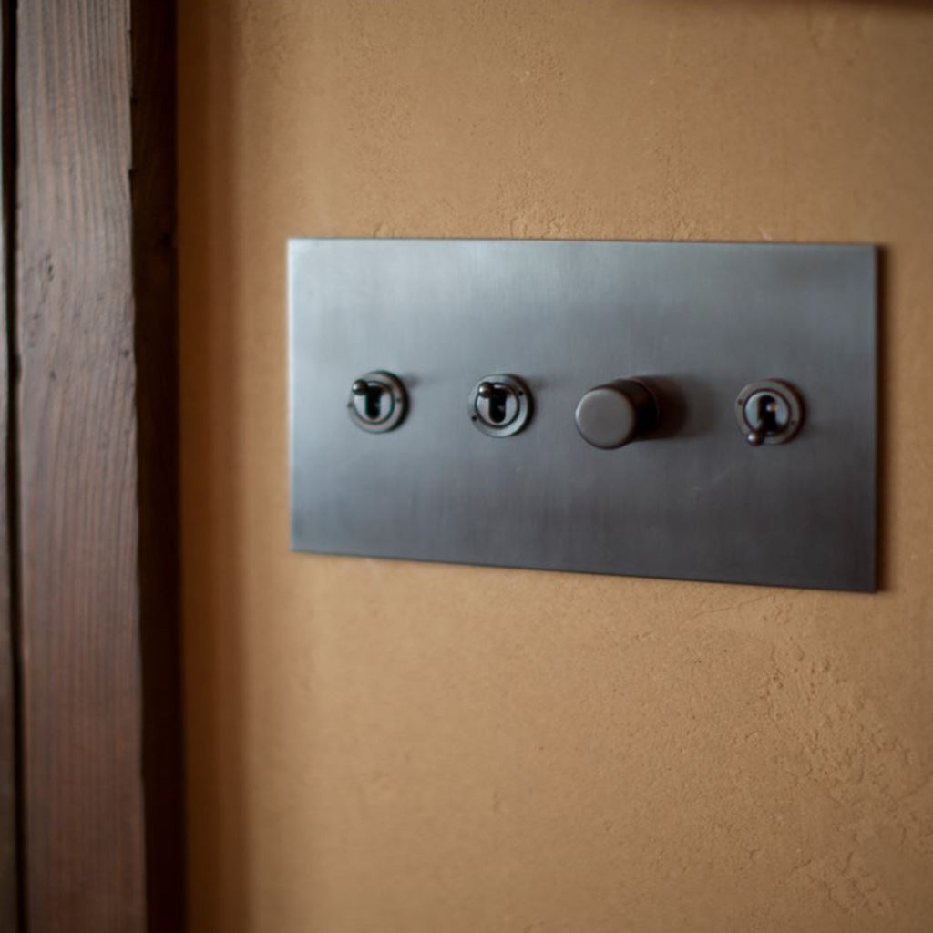 Forbes & Lomax rotary dimmer, final detail view.