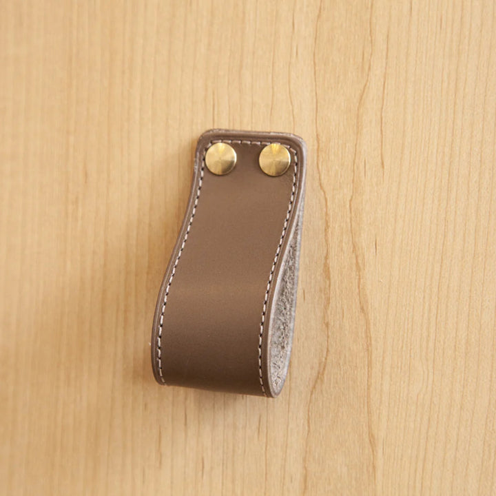 ST-LP01 Stitched Leather Loop Pull
