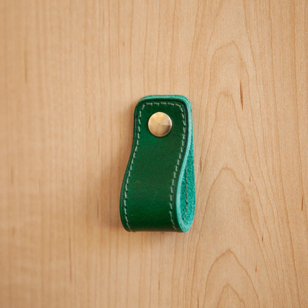 ST-LP02 Stitched Leather Loop Pull