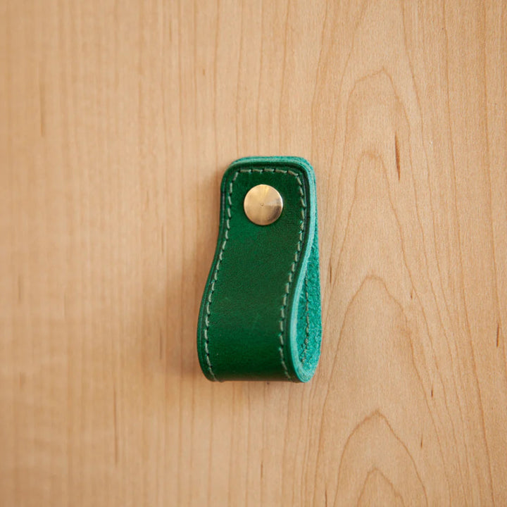 ST-LP02 Stitched Leather Loop Pull