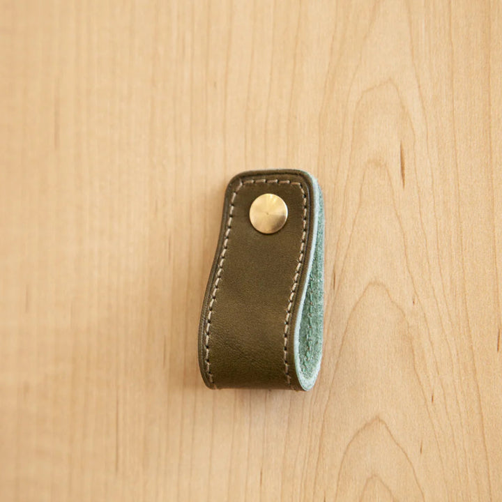 ST-LP02 Stitched Leather Loop Pull