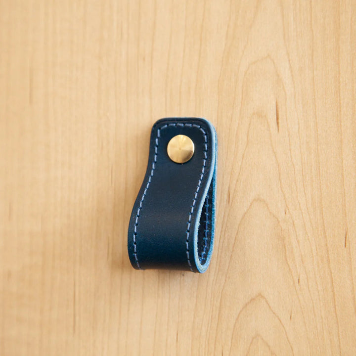 ST-LP02 Stitched Leather Loop Pull
