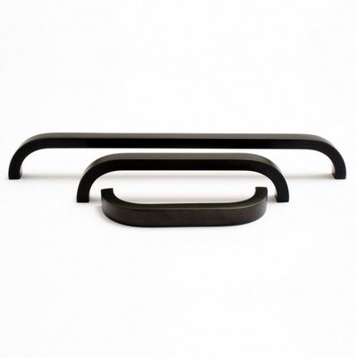 Black chrome slim handles. Minimal and elegant.