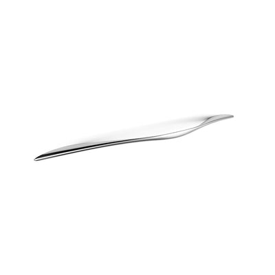 A Klodea Soie Pulls spoon with a long handle on a white background.