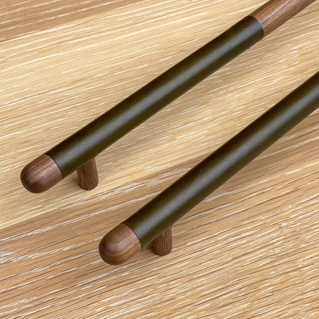 Wide  |  Half-Dressed | Bar Pull (1.25")