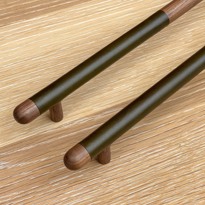 Wide  |  Half-Dressed | Bar Pull (1.25")